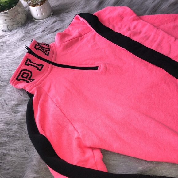 2/$30 ALL ITEMS WILL BE GONE BEFORE HOLIDAY AND NEGOTIABLE/BUY NOW! VS PINK Top - Picture 2 of 3